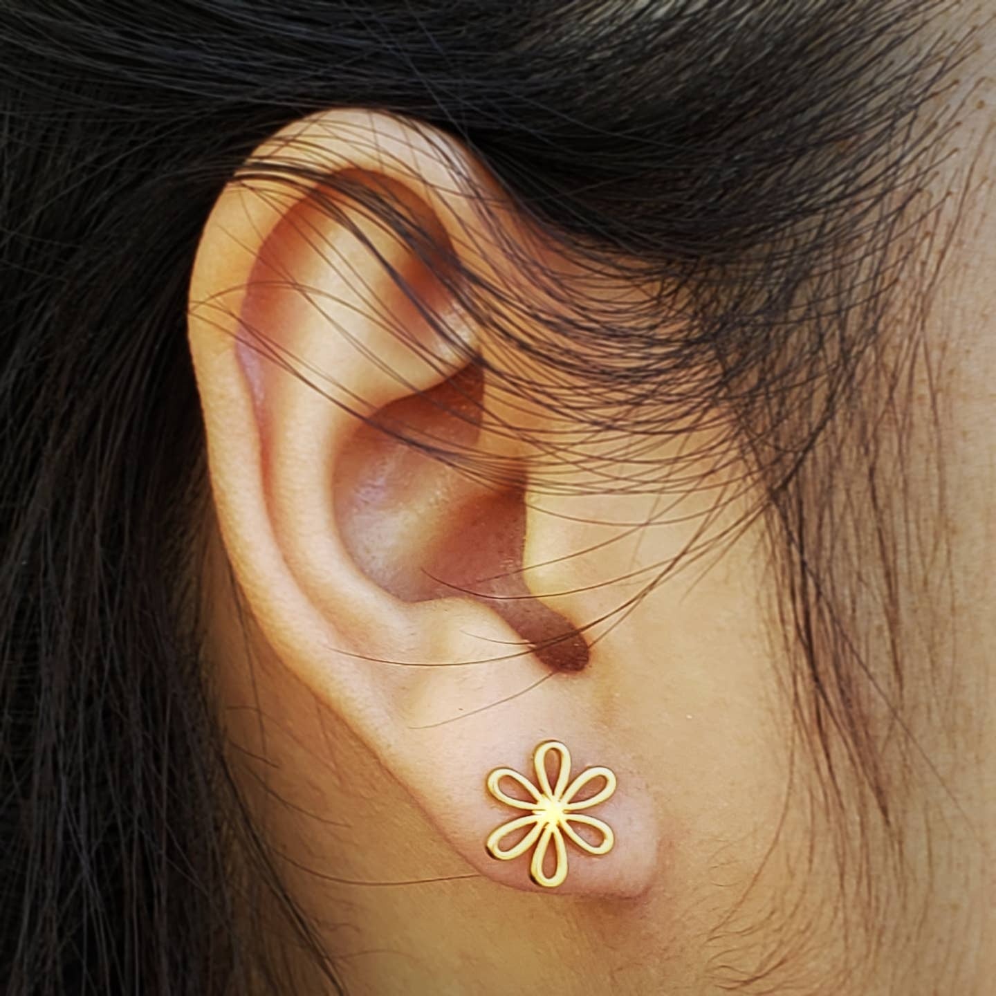 Gold Daisy Stud
