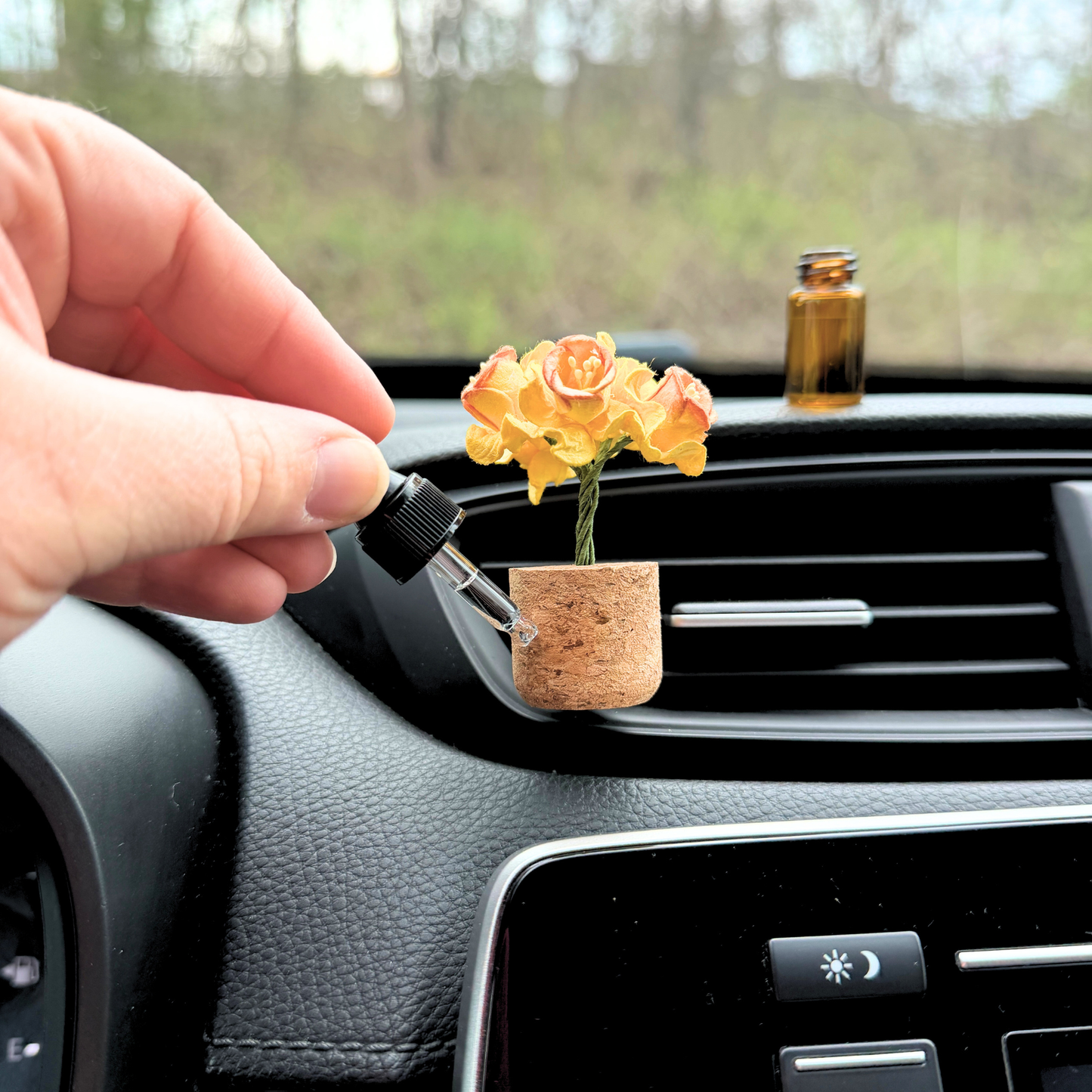 Whimsical Daffodil | Plant Car Diffuser
